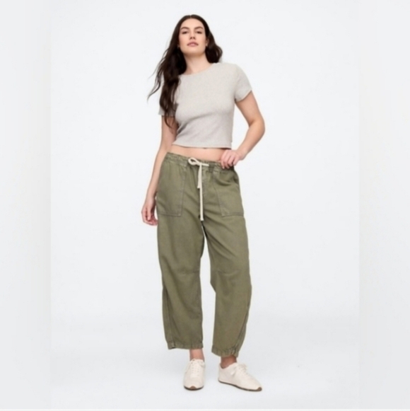 GAP Pants - Gap Mid Rise Pull-On Soft Barrel Jeans Mesculen Green